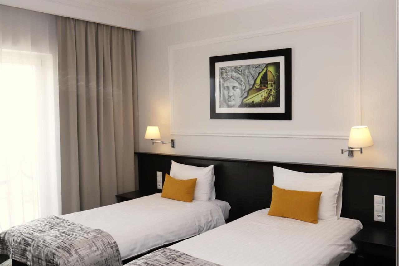 Hotel Toscania Włoszakowice Extérieur photo