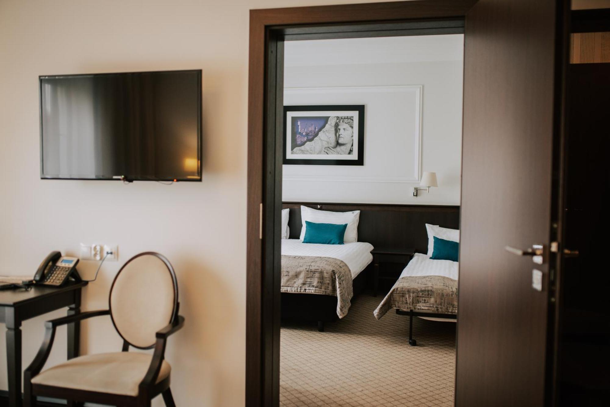 Hotel Toscania Włoszakowice Extérieur photo