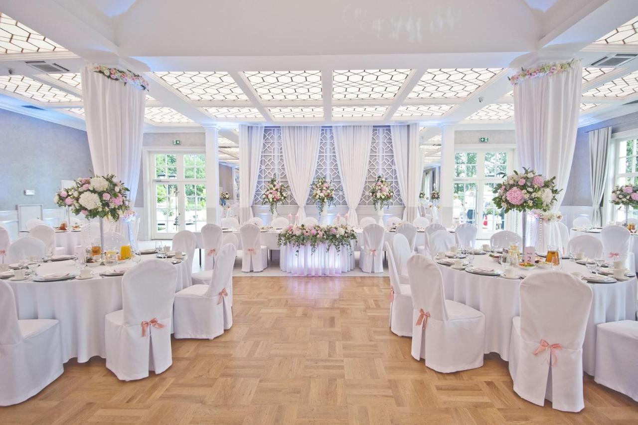Hotel Toscania Włoszakowice Extérieur photo